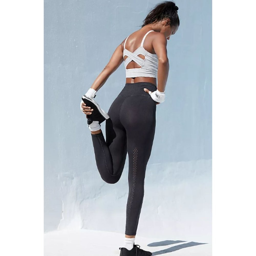 NWOT Free People Movement High Rise Good Karma 7/8 Leggings in Washed Black